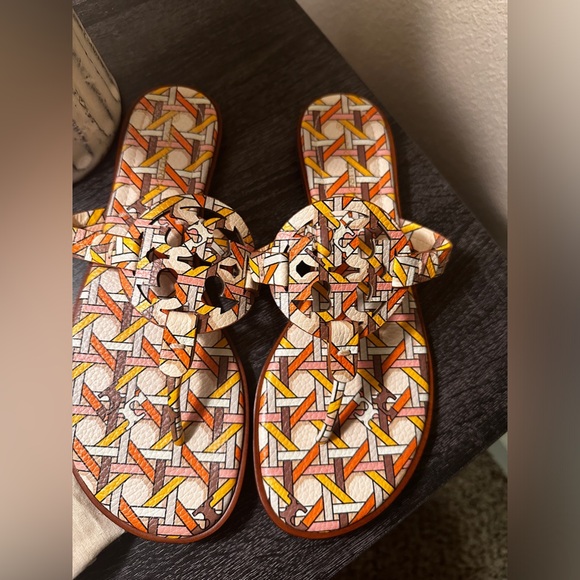 Authentic Tory Burch sandals - Picture 2 of 5